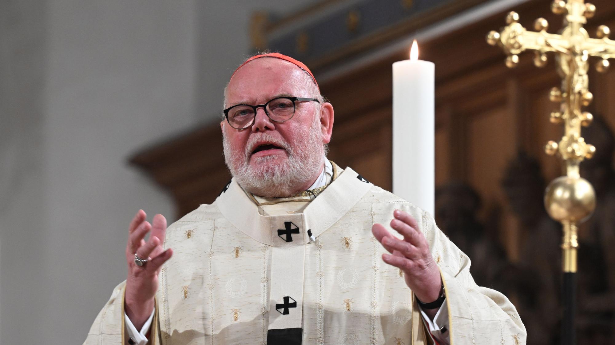 Kardinal Reinhard Marx predigt am 24. Dezember 2024 bei der Heiligen Messe im Münchener Dom.
