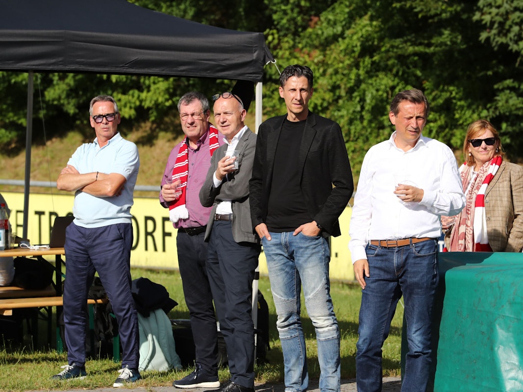 Testspiel, TuS Mondorf gegen 1. FC Köln, von links: Stephan Engels, Werner Wolf, Bernd Neuendorf, Christian Keller, Lionel Souque (1. FC Köln).