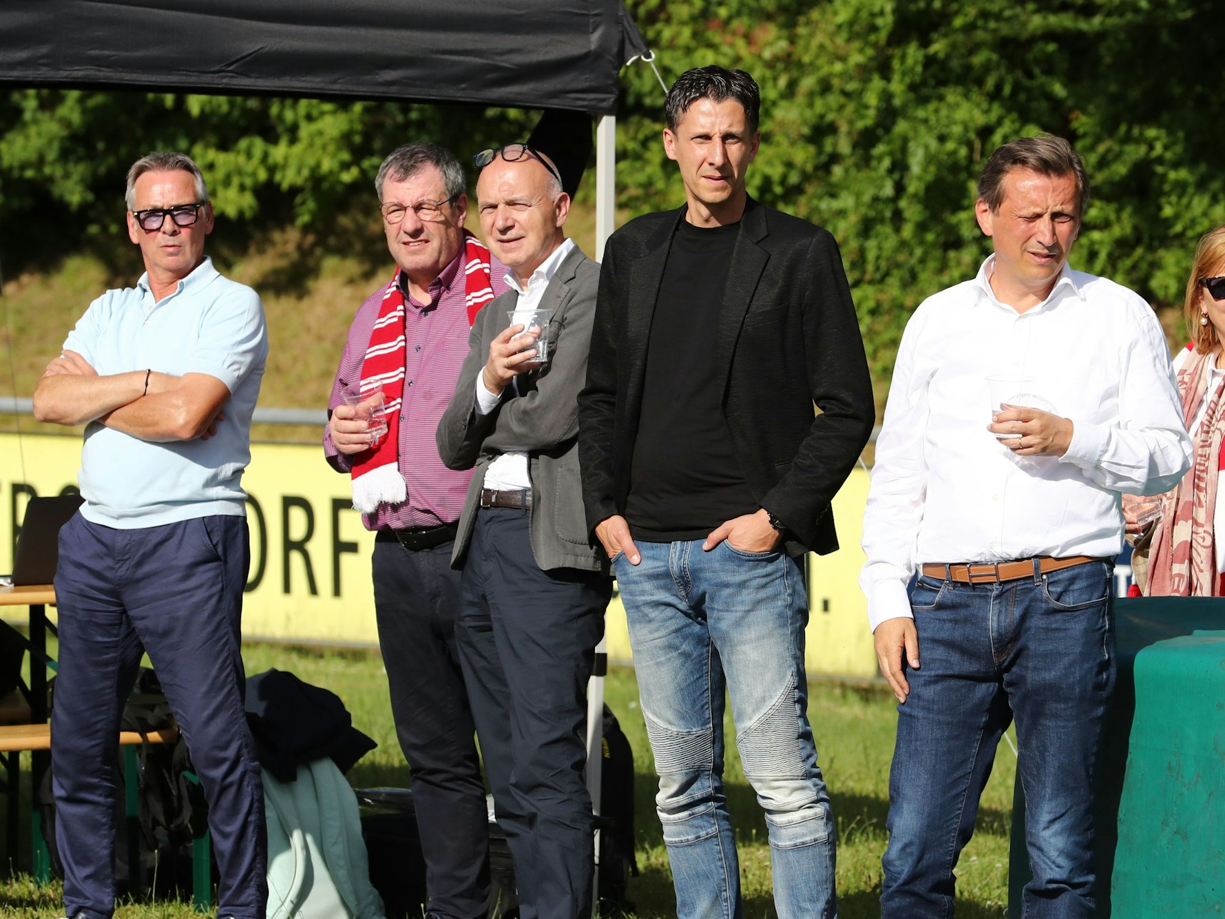 Testspiel, TuS Mondorf gegen 1. FC Köln, von links: Stephan Engels, Werner Wolf, Bernd Neuendorf, Christian Keller, Lionel Souque (1. FC Köln).