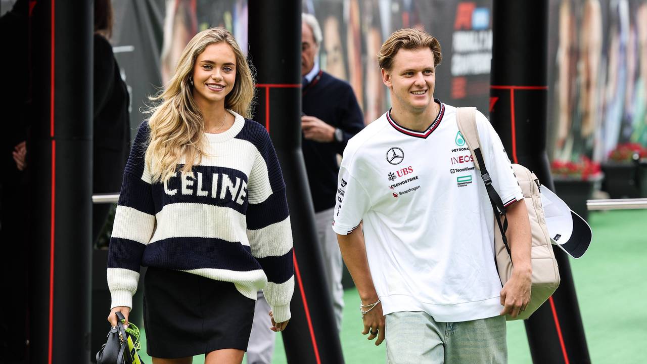 Laila Hasanovic und Mick Schumacher am 23. Juni 2024 am Rande des Rennens der Formel 1 in Barcelona.