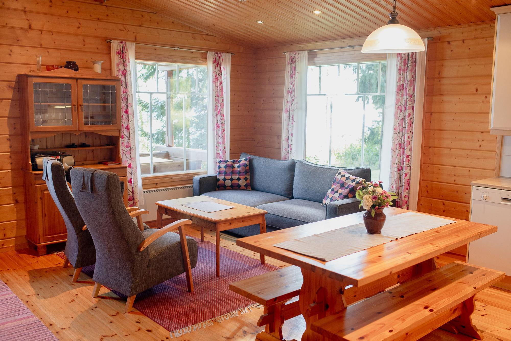 Unsere gemütlichen Hütten sind Ihr Zuhause während Ihrer Zeit im Finnland.