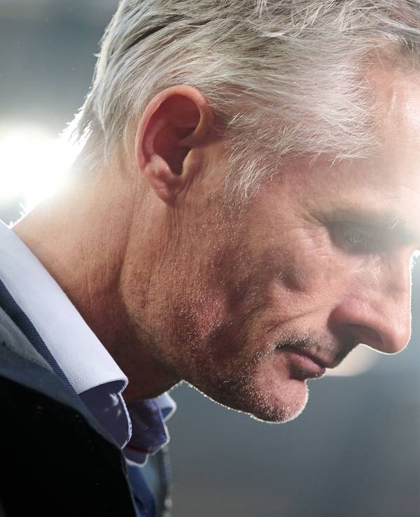 Kees van Wonderen senkt enttäuscht den Kopf.