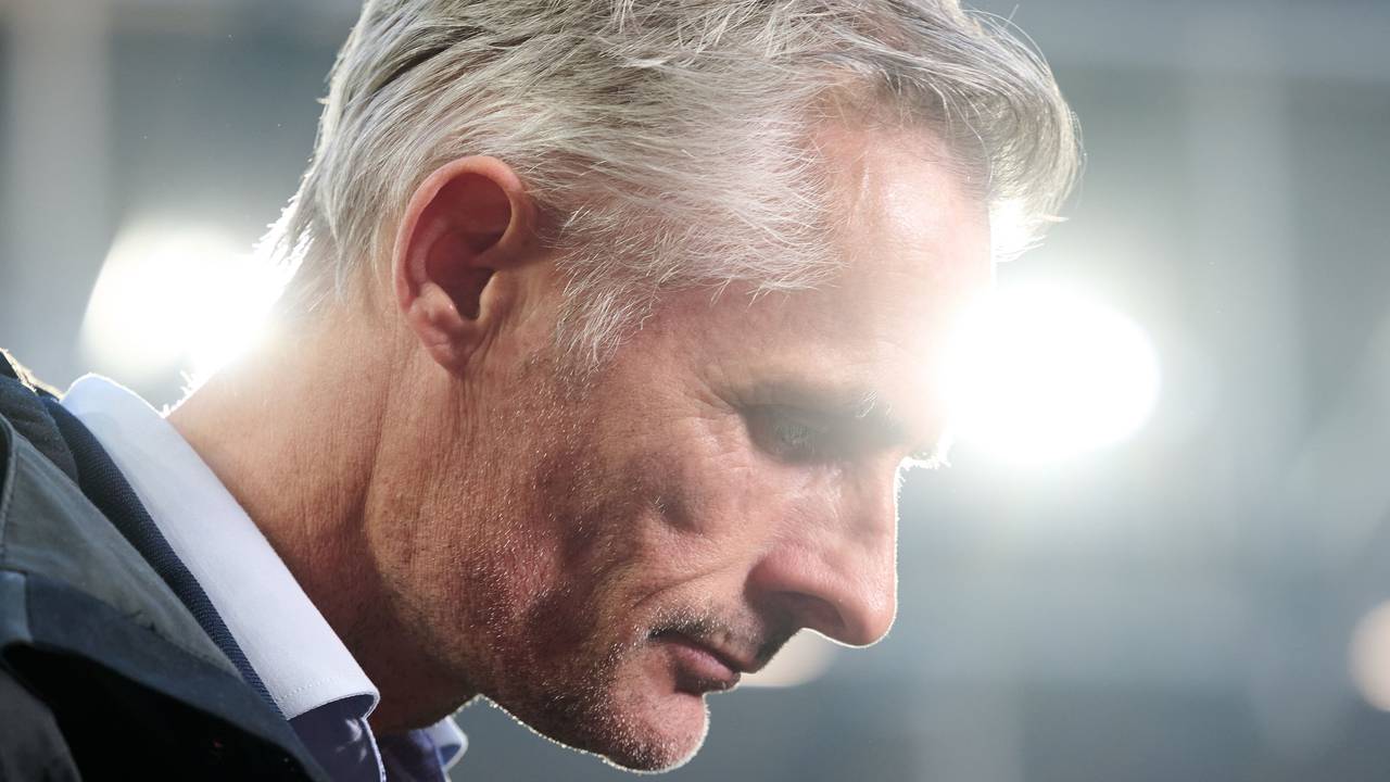 Kees van Wonderen senkt enttäuscht den Kopf.