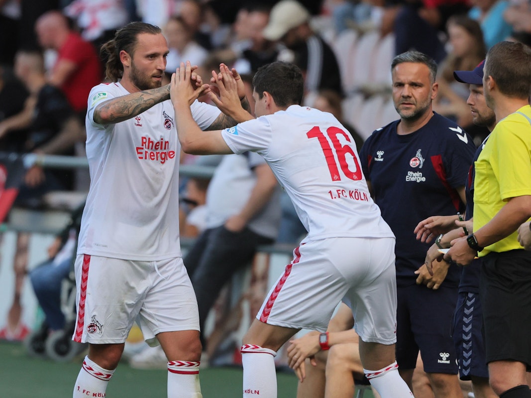 Marco Höger wird ausgewechselt.