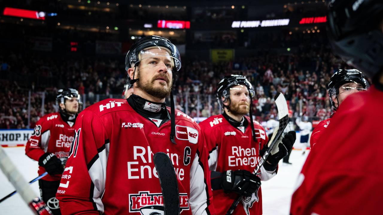 Haie-Kapitän Moritz Müller am 23. April nach der 0:7-Niederlage gegen die Eisbären Berlin.