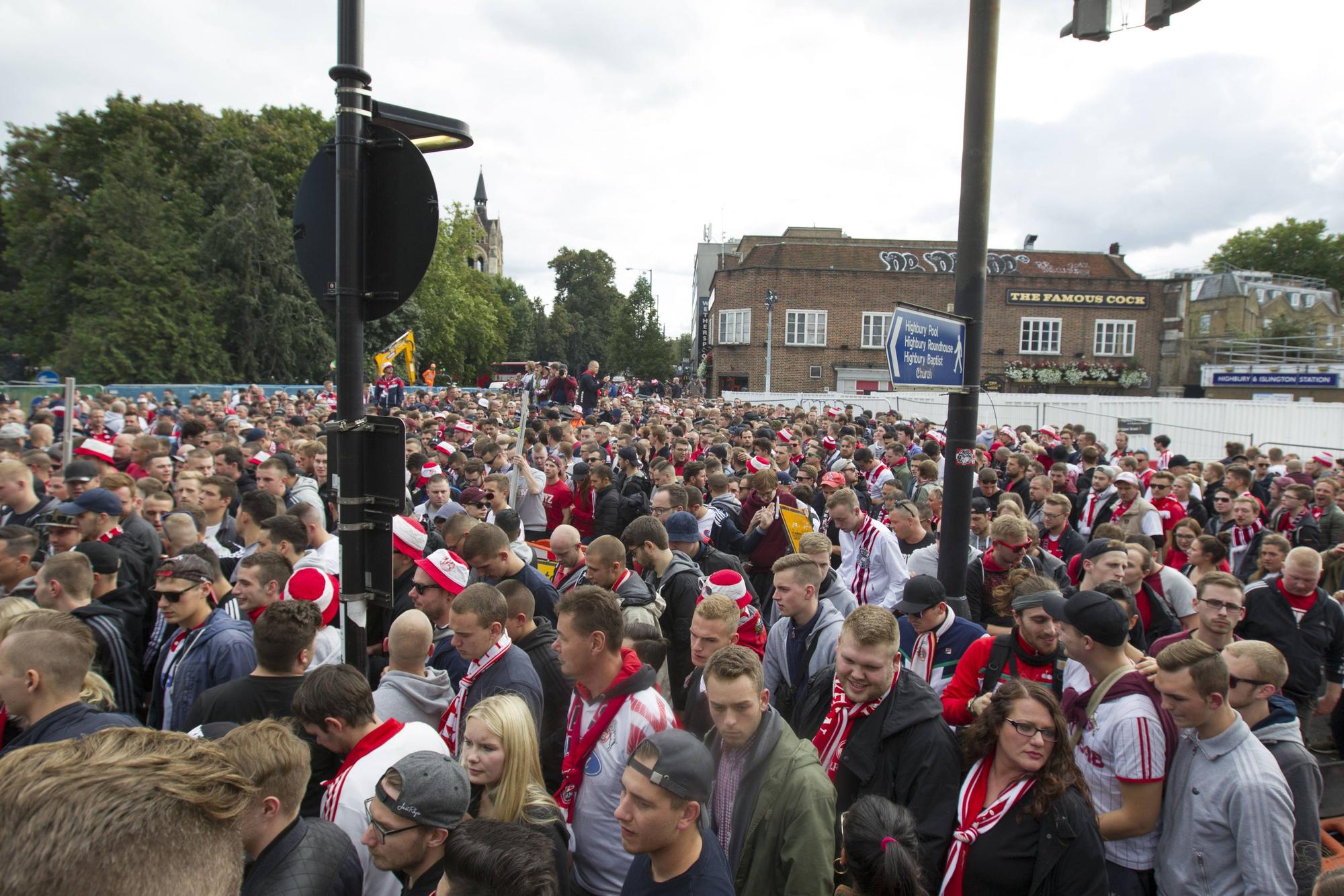 Fans des 1. FC Köln in London.