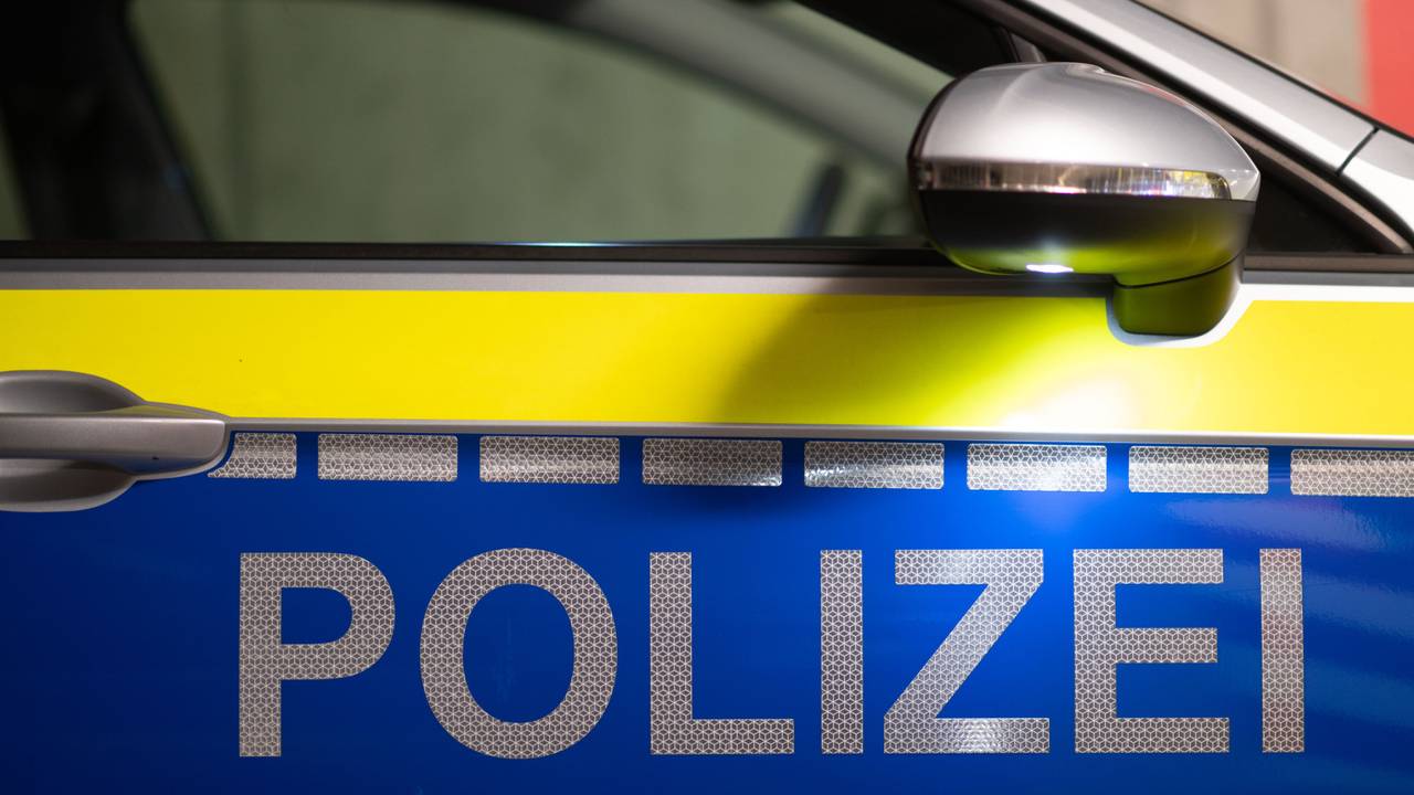 Am Bahnhof Singen läuft ein Großeinsatz der Polizei.