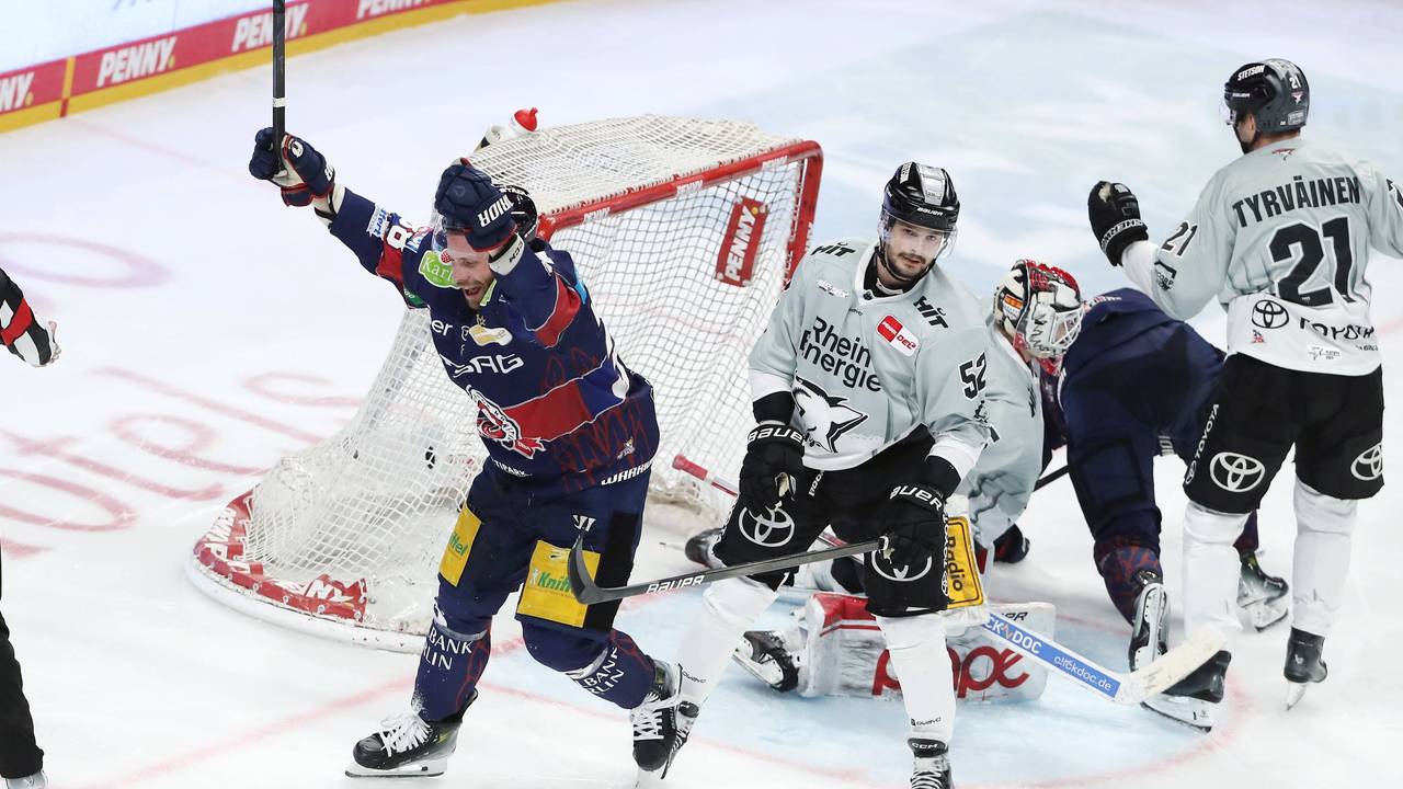 Yannick Veilleux jubelt nach 5:0.