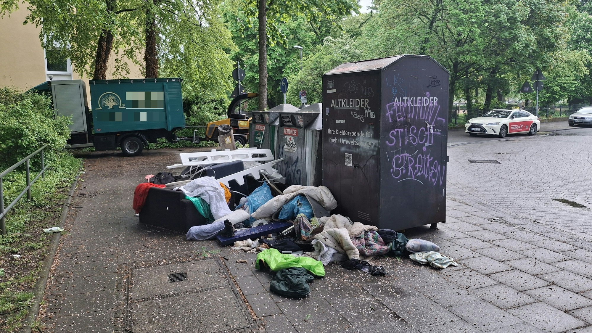 Eine wilde Müllkippe in Köln.