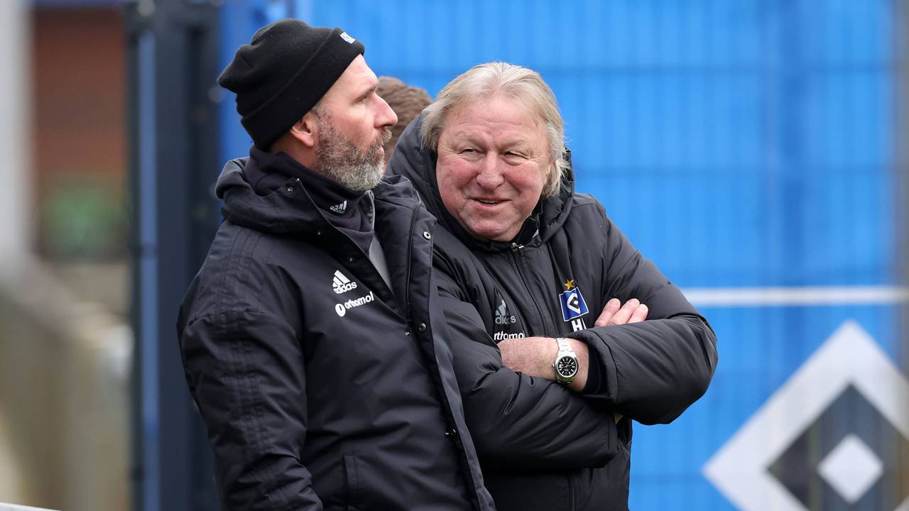 Horst Hrubesch und Tim Walter beim Training des HSV.