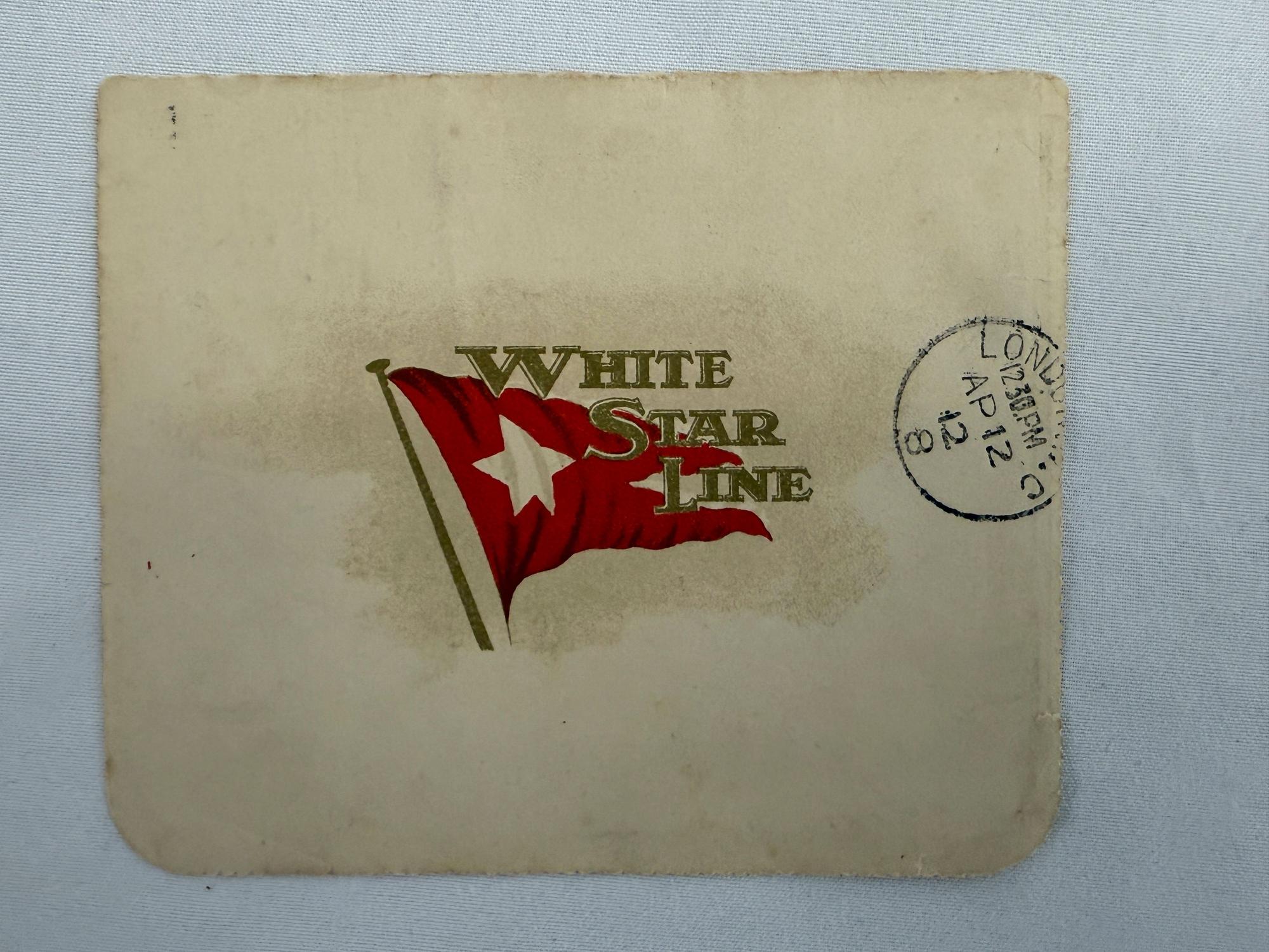 Das undatierte, vom Auktionshaus Henry Aldridge & Son zur Verfügung gestellte Bild zeigt eine Postkarte, die ein „Titanic“-Überlebender damals als Briefkarte verschickte. Diese wurde vom Erste-Klasse-Passagier Colonel Archibald Gracie wenige Tage vor ihrem Untergang noch am Tag der Abfahrt an Bord des Schiffes geschrieben und nun für 300.000 Pfund (etwa 350.000 Euro) versteigert.