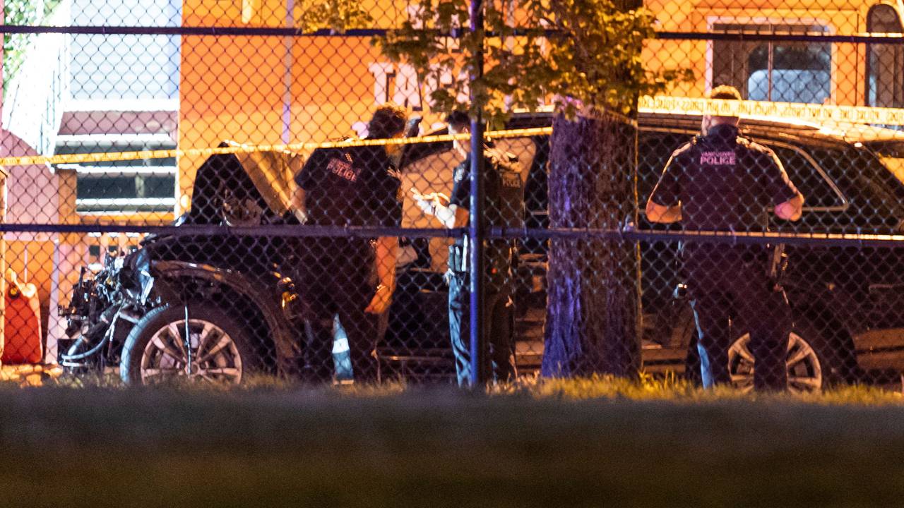 Die Polizei von Vancouver untersucht ein schwarzes Auto, das verdächtigt wird, in den Vorfall verwickelt zu sein, nachdem ein Fahrzeug auf dem Lapu Lapu Festival in eine Menschenmenge gefahren war.