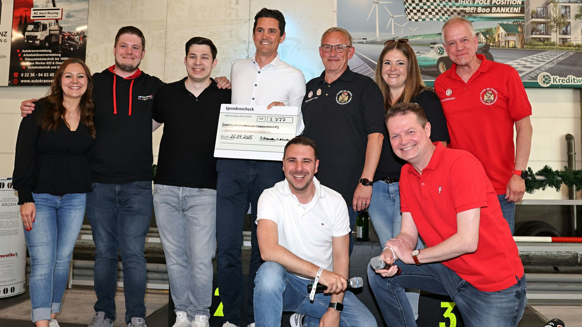 Scheckübergabe nach „Jeck jevv Jas“.