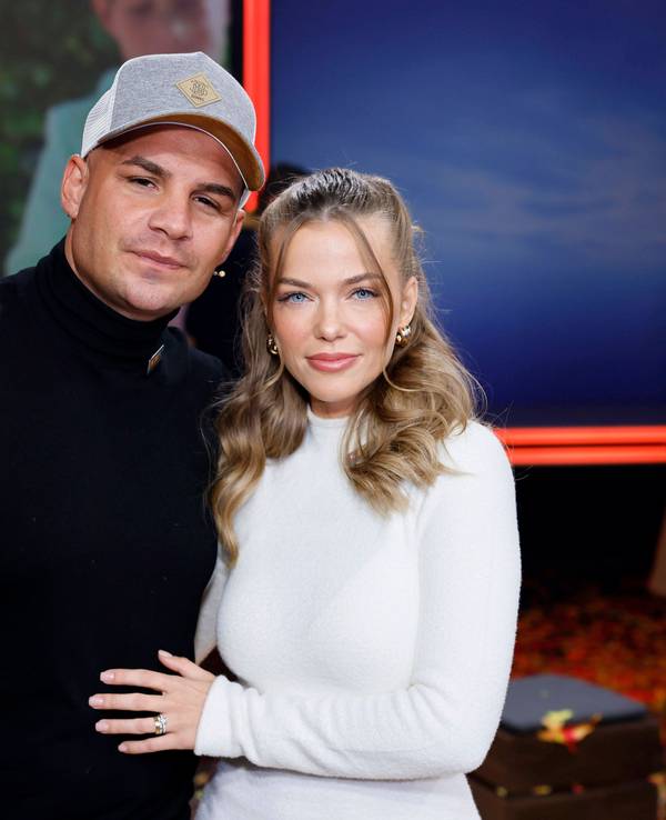 Sänger Pietro Lombardi und seine Verlobte Laura Maria Rypa beim 28. RTL-Spendenmarathon 2023 in den EMG-Studios.