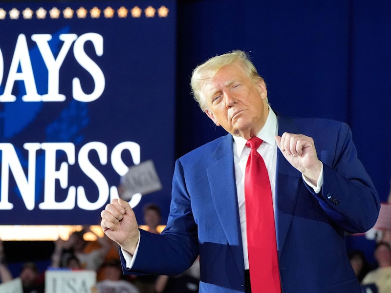 Donald Trump feiert 100 Tage seiner zweiten Amtszeit als US-Präsident.