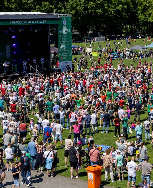 Familienfest im Vorfeld des DFB-Pokalfinales der Frauen im Rhein-Energie-Stadion.