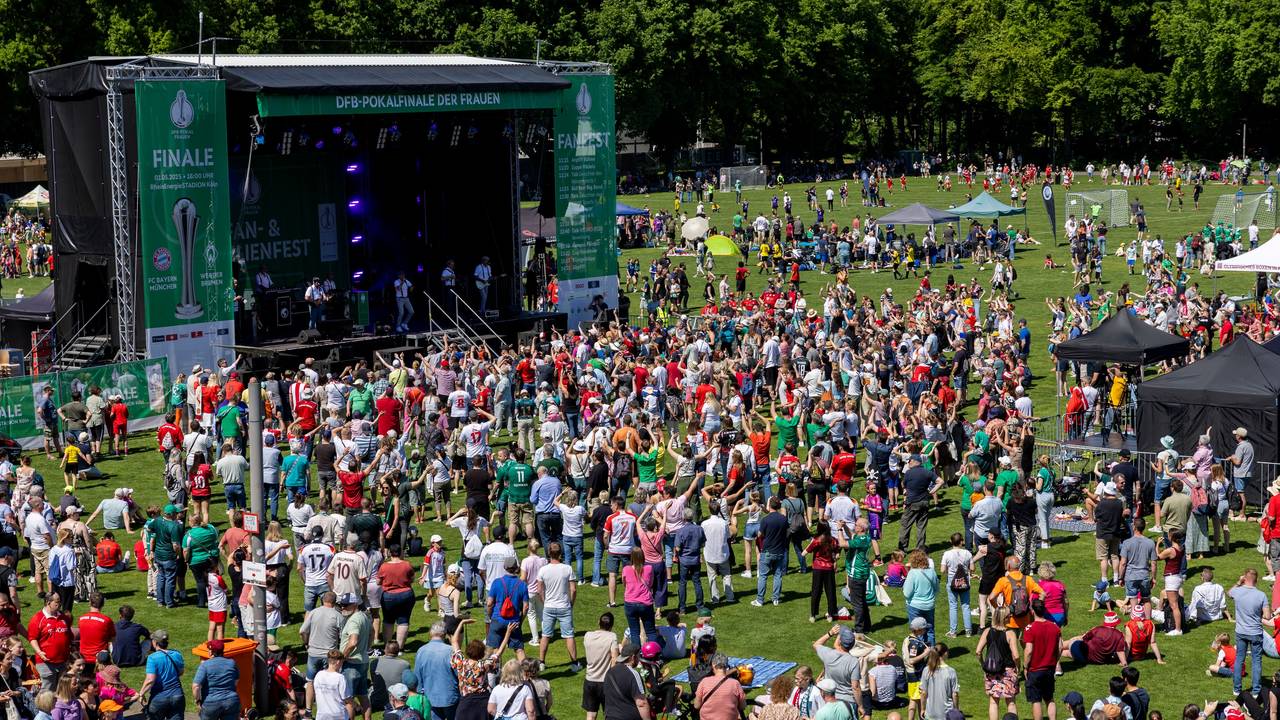 Familienfest im Vorfeld des DFB-Pokalfinales der Frauen im Rhein-Energie-Stadion.