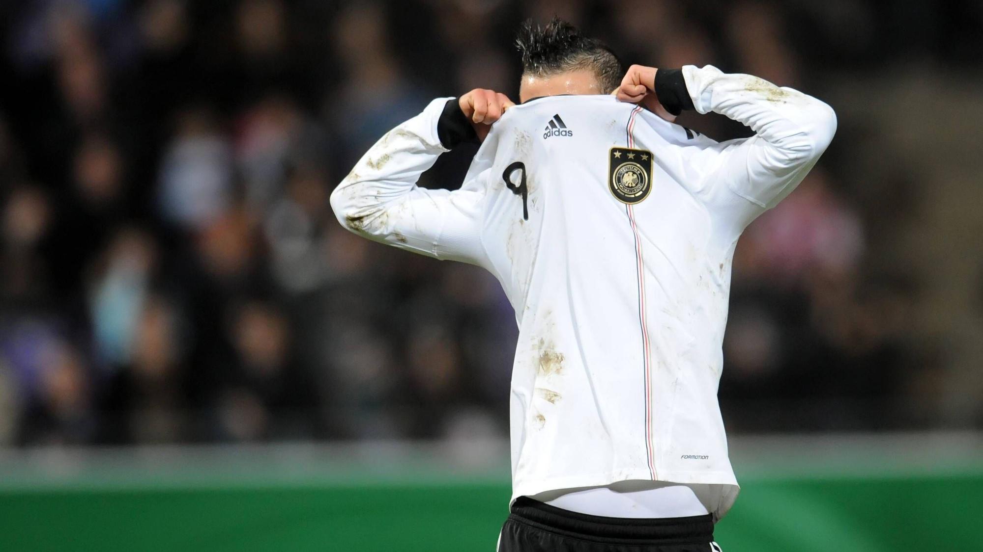 Samed Yesil im Februar 2012 bei einem Junioren-Länderspiel im DFB-Trikot.