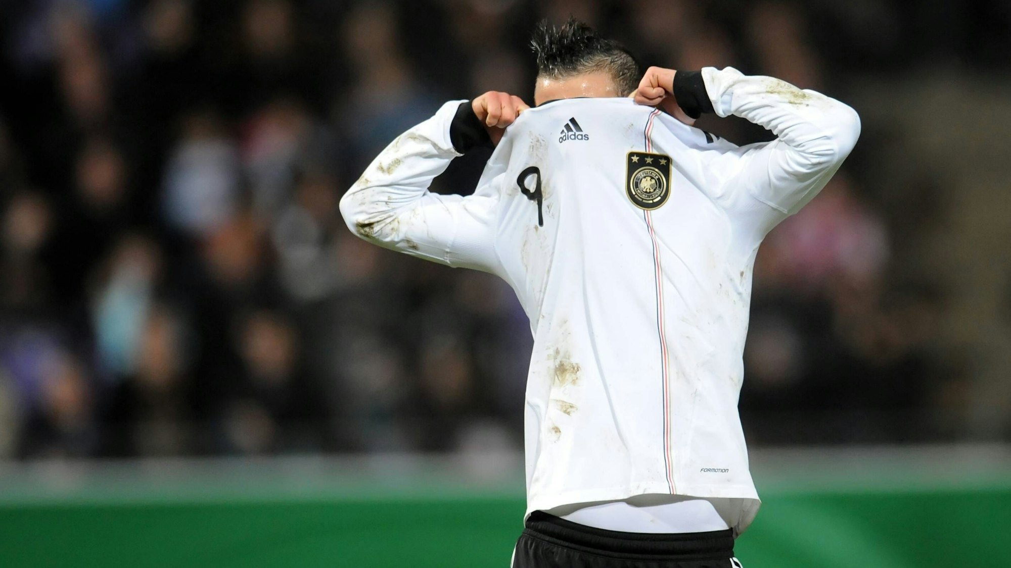 Samed Yesil im Februar 2012 bei einem Junioren-Länderspiel im DFB-Trikot.