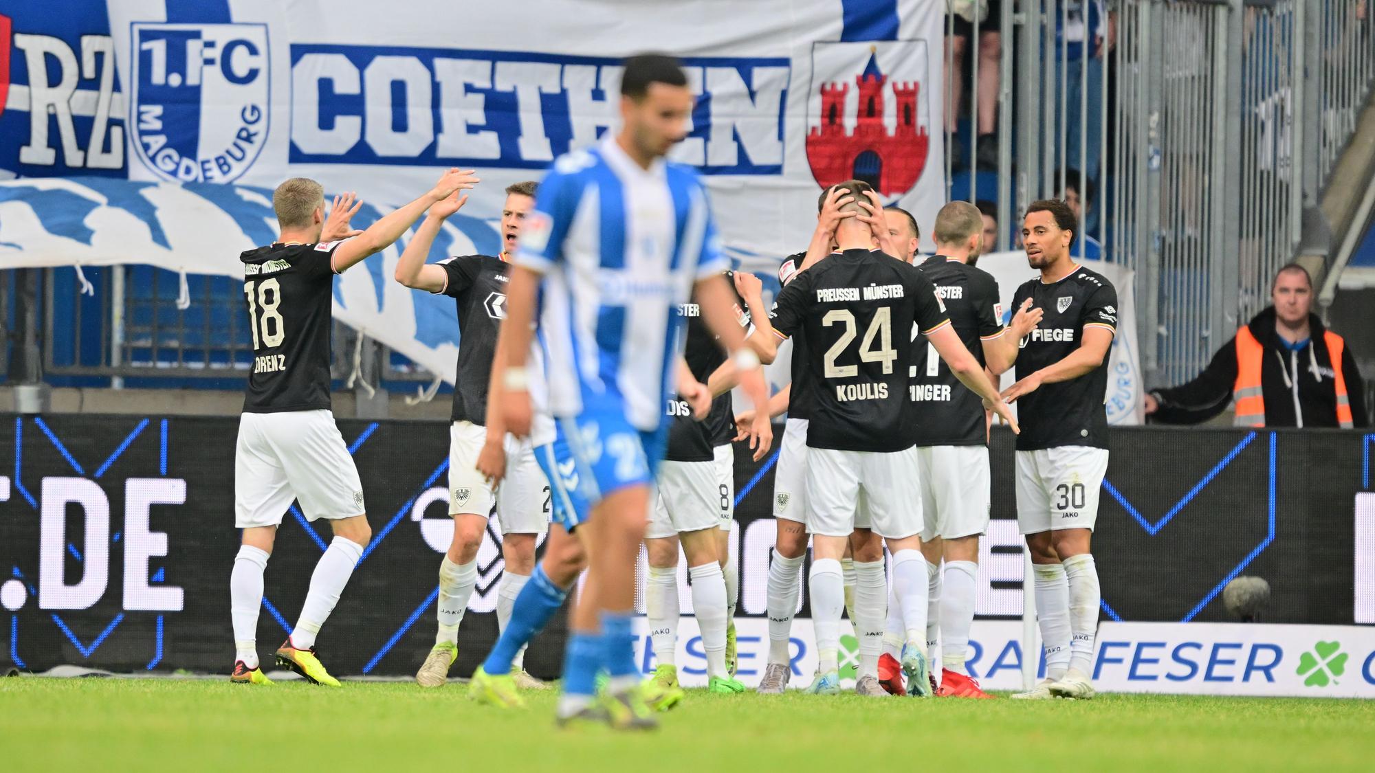 Preußens Spieler jubeln nach dem 0:1. Foto: