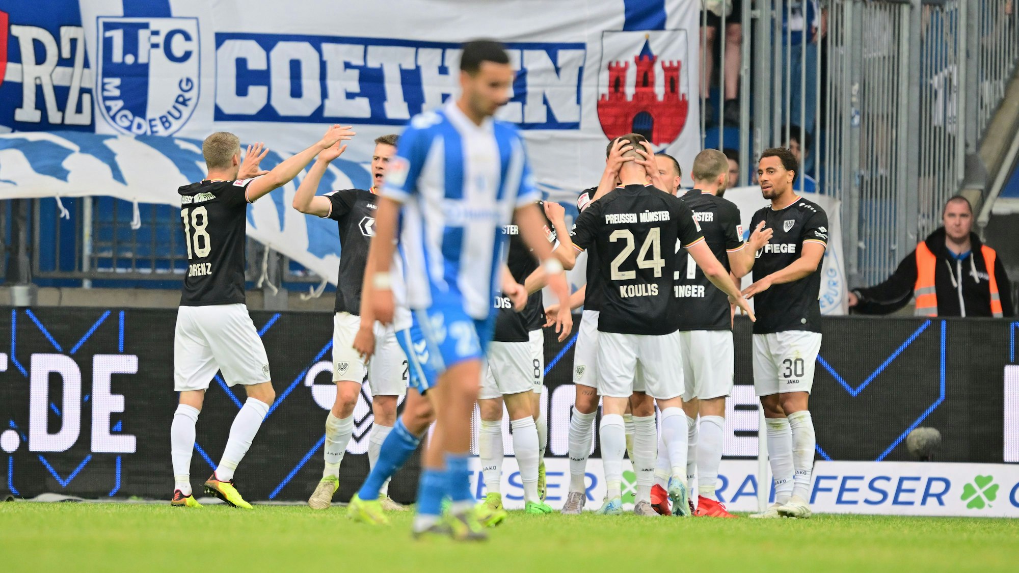 Preußens Spieler jubeln nach dem 0:1. Foto: