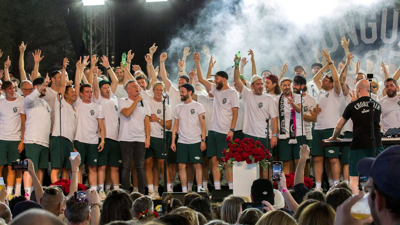 Open-Air-Konzert des Chores „Die Grüngürtelrosen“ im Tanzbrunnen.