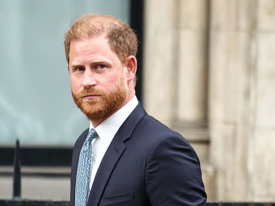Der britische Prinz Harry Anfang April am High Court im Zentrum Londons: Die Niederlage vor dem britischen Berufungsgericht in der Debatte um den Schutz von ihm und seiner Familie sei niederschmetternd, sagt er im Interview der BBC.