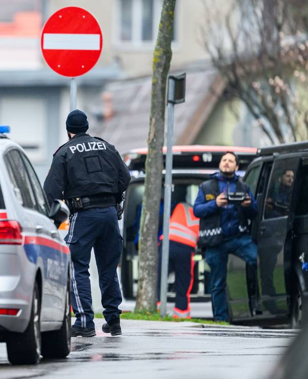 Die österreichische Polizei bei einem Einsatz.