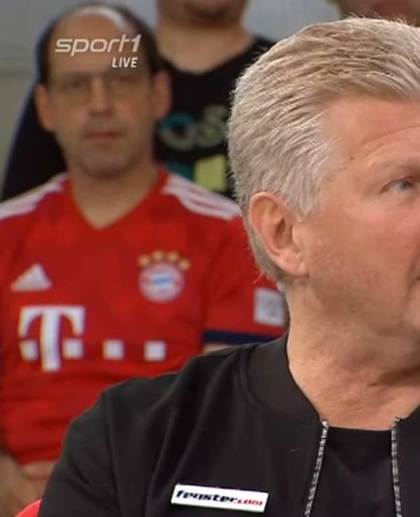 TV-Experte Stefan Effenberg spricht in der Runde beim Sport1-Doppelpass.