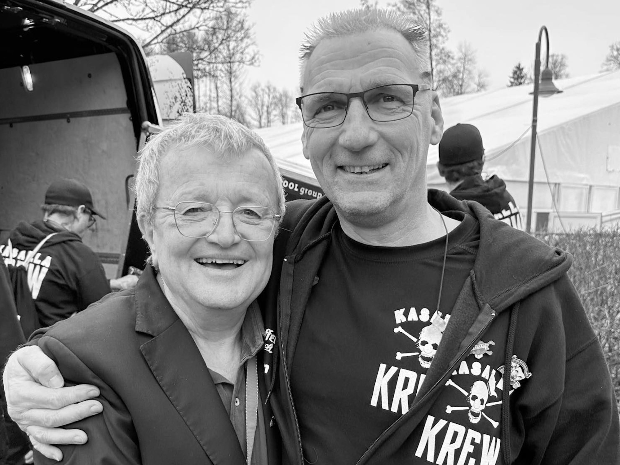 Horst Müller mit Techniker Tom.