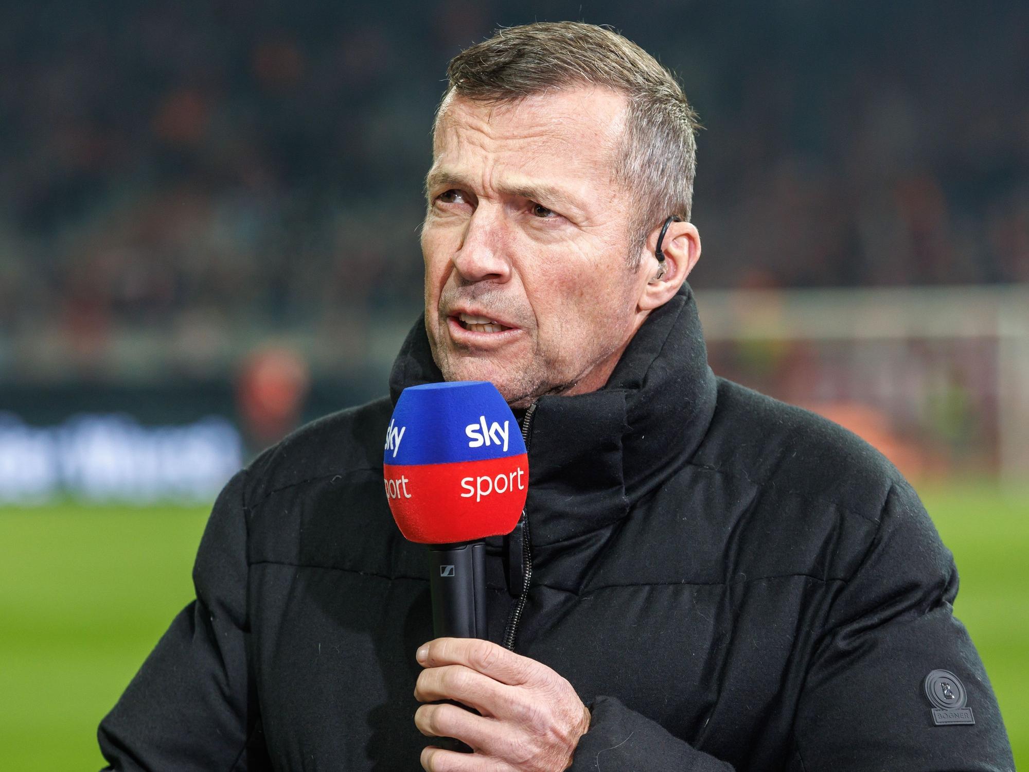 Fußball-Experte Lothar Matthäus spricht im Interview vor Spielbeginn.