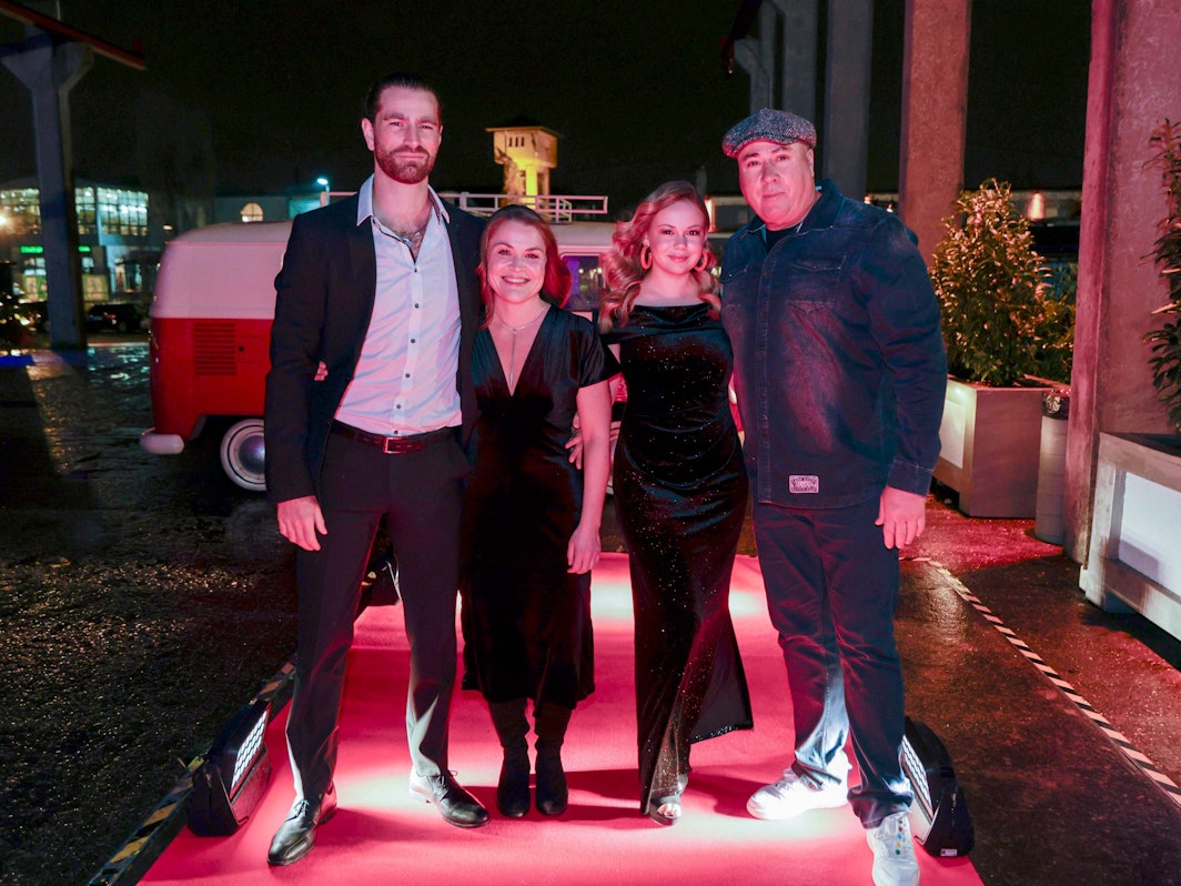 Maxim Agné bei einer Veranstaltung auf dem Roten Teppich.