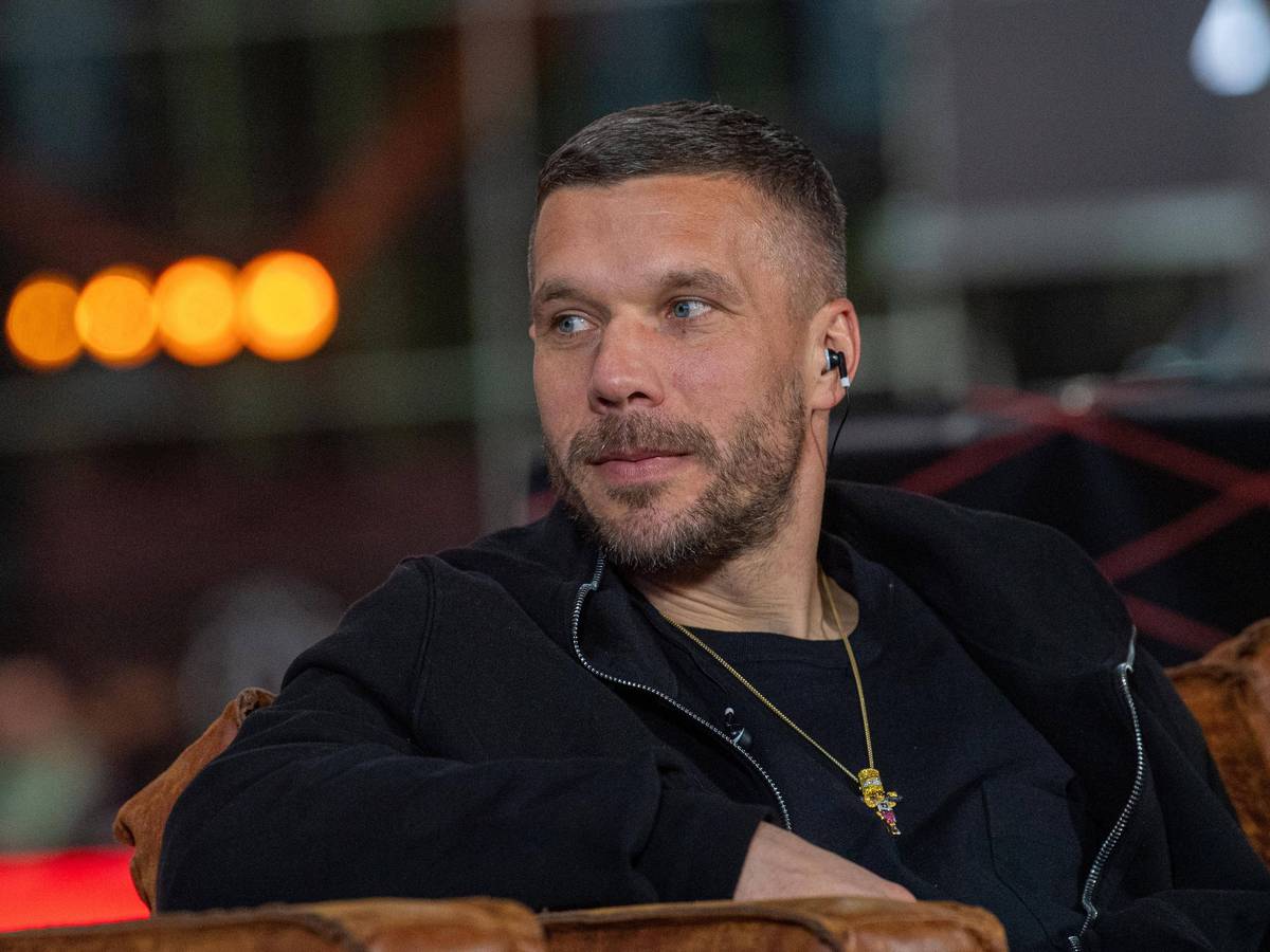 Lukas Podolski am Rande der Baller League.