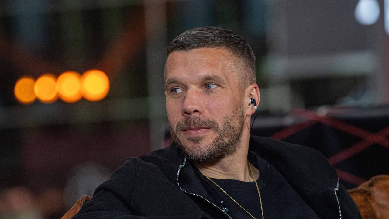 Lukas Podolski am Rande der Baller League.
