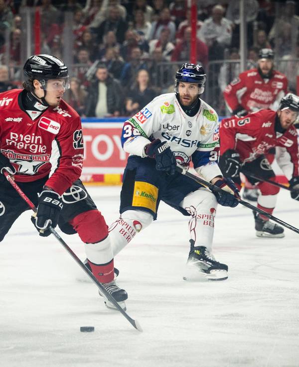 Hakon Hänelt im Spiel gegen die Eisbären Berlin.