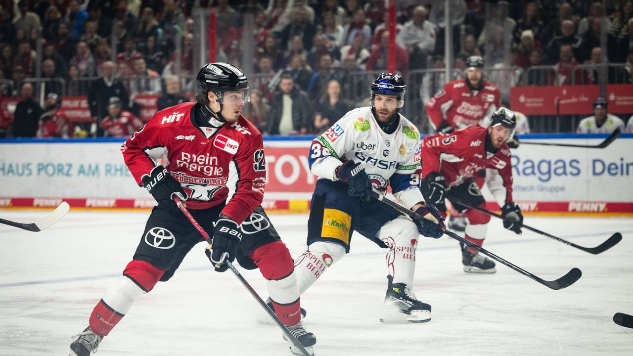 Hakon Hänelt im Spiel gegen die Eisbären Berlin.