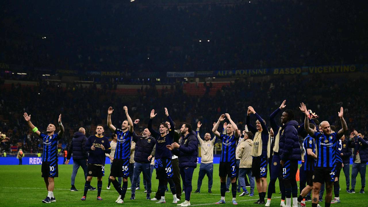 Die Profis von Inter Mailand feiern den Finaleinzug in der Champions League.