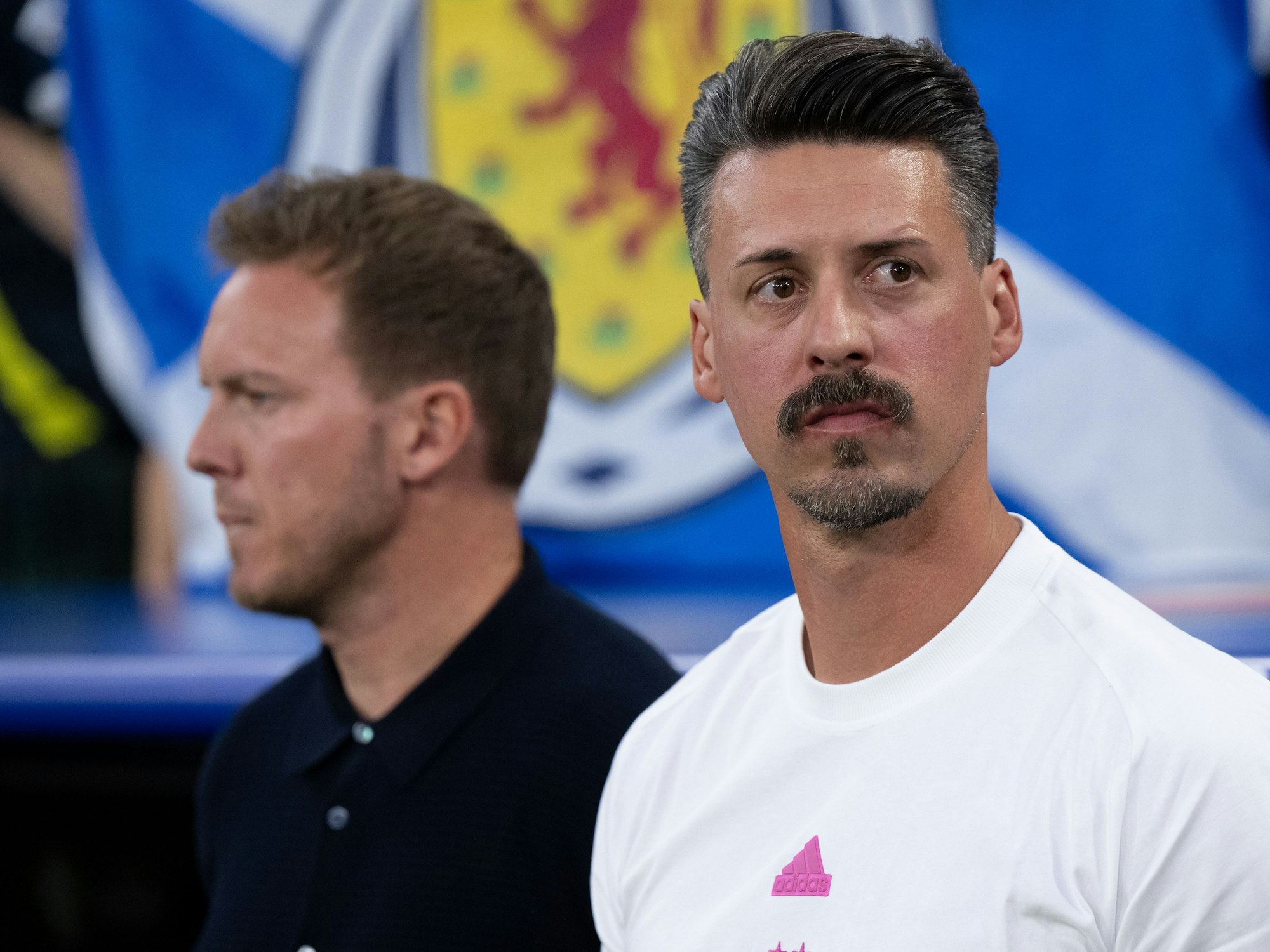 Sandro Wagner und Julian Nagelsmann vor einem Spiel.