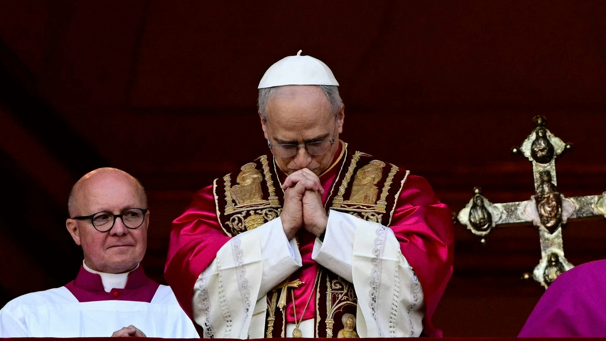 Papst Leo XIV. bei seinem ersten Auftritt im Vatikan.