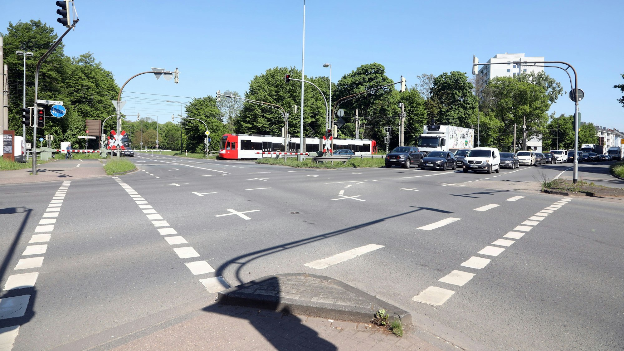 Die Kreuzung Luxemburger Straße / Militärringstraße am 28. April 2025
