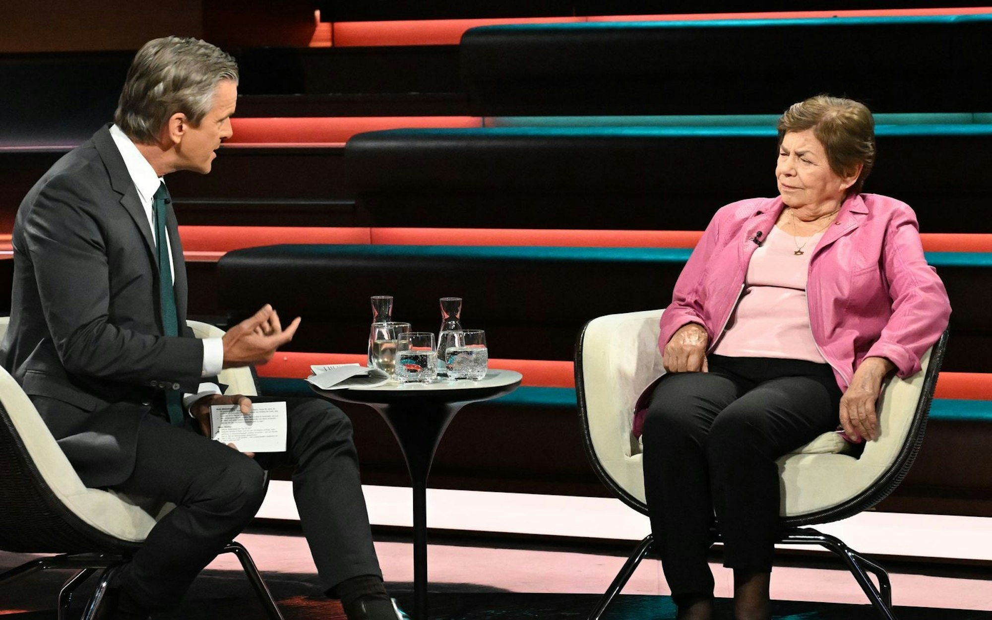 Die 96-jährige Zeitzeugin Ruth Winkelmann stellte bei „Markus Lanz“ klar: „Nicht alle Deutschen waren Nazis!“ (Bild: ZDF / Cornelia Lehmann)