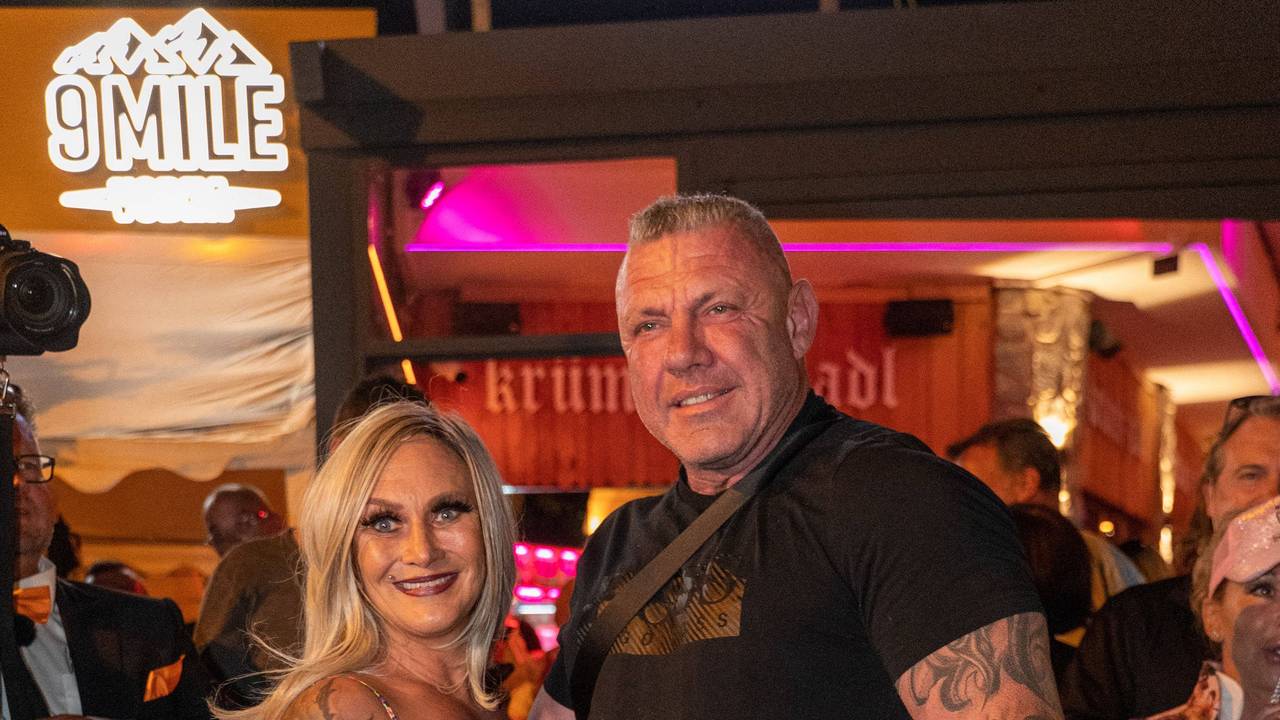 Caro Robens und ihr Ehemann Andreas bei einer Saison-Eröffnung einer Mallorca-Bar.