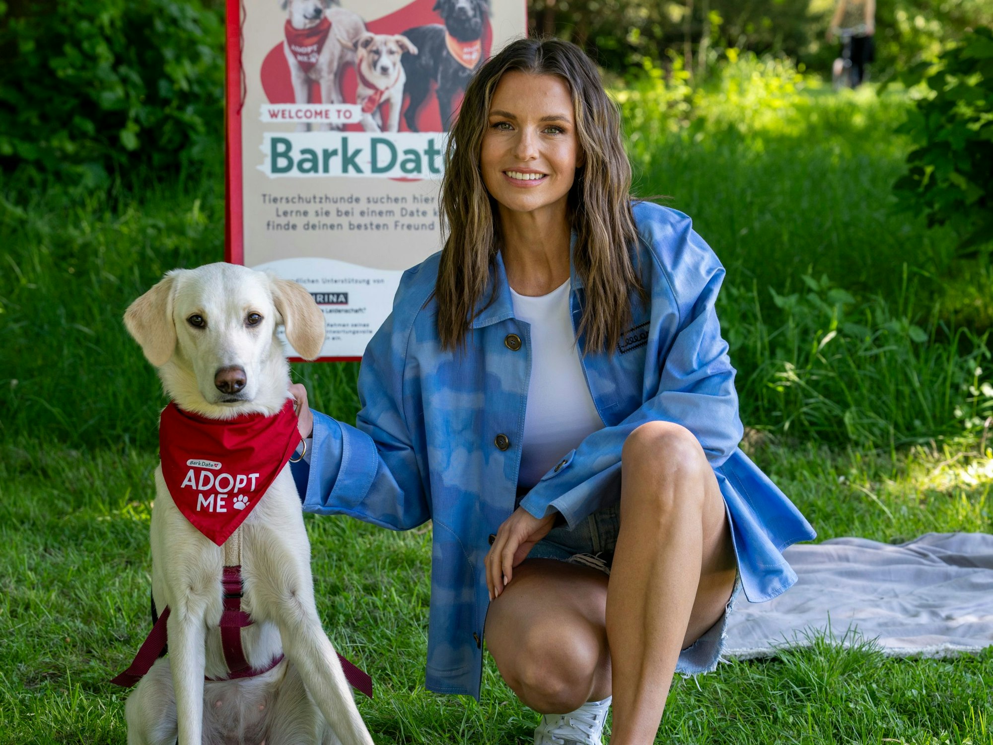 Laura Wontorra besucht ein Bark Date.