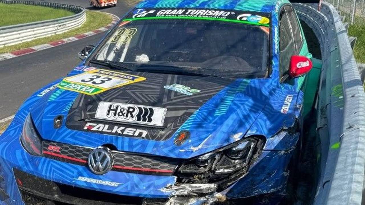 Der geschrottete Rennwagen von Max Kruse.