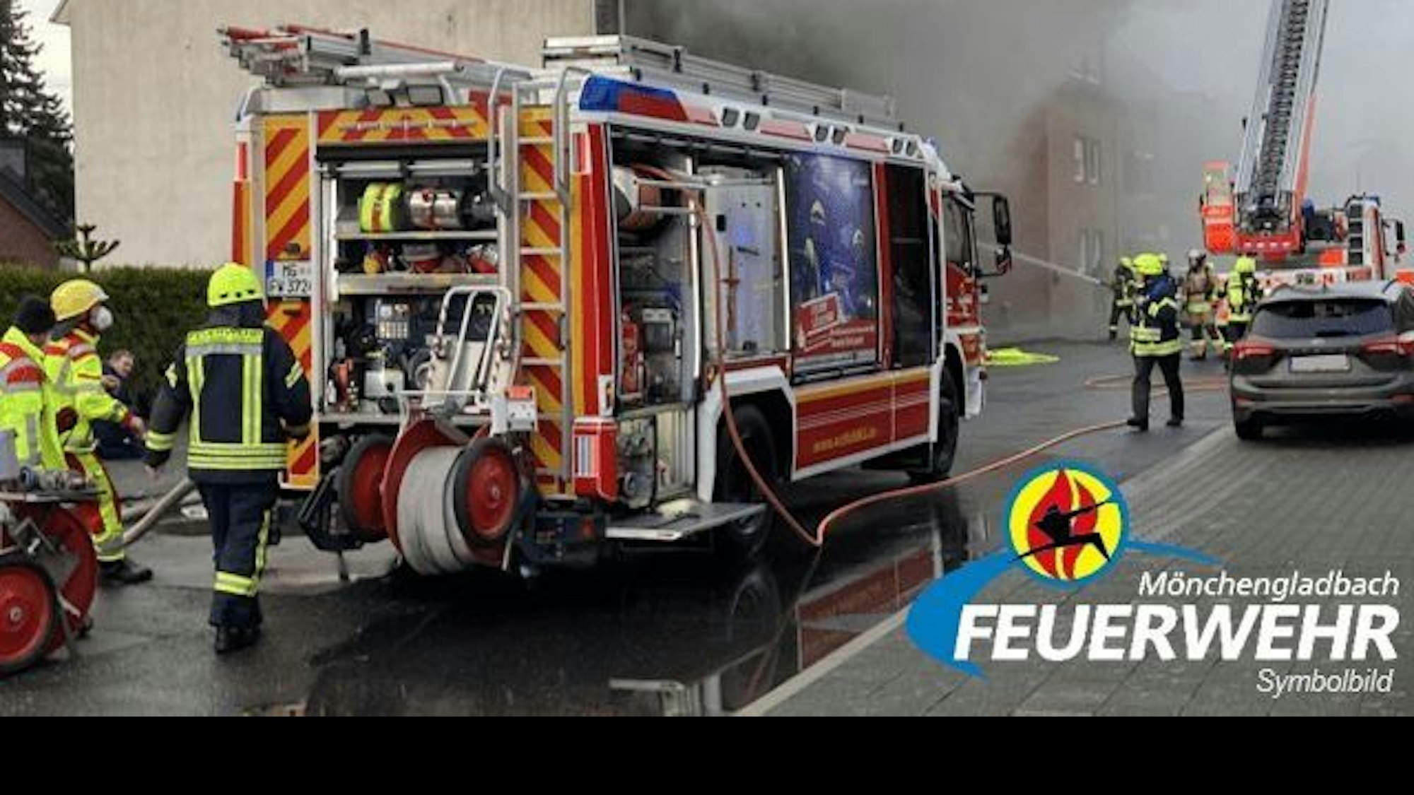 Einsatz der Feuerwehr Mönchengladbach nach Auslösung eines Rauchwarnmelders in einem Mehrfamilienhaus