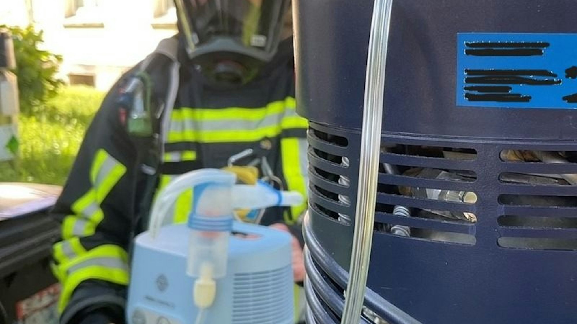 Einsatz der Feuerwehr Bochum wegen eines unkontrollierten Sauerstoffaustritts an einem Heimbeatmungsgerät