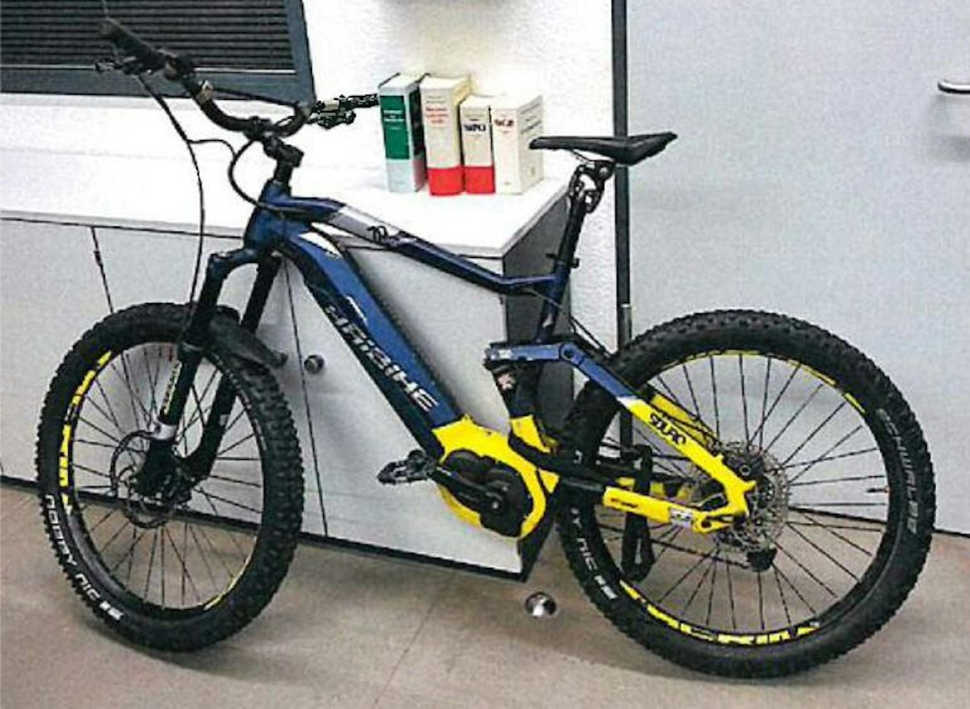 Pedelec der Marke Haibike, Modell Full Seven 7.0, in der Farbe blau-gelb, dessen Eigentümer von der Polizei Kevelaer gesucht wird.