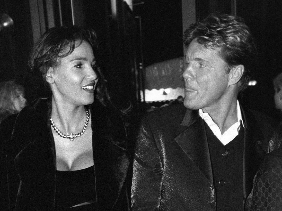 Ein Bild aus guten Zeiten: Dieter Bohlen mit seiner damaligen Lebensgefährtin Nadja ab del Farrag im Jahr 1998 bei der Bambi-Verleihung.
