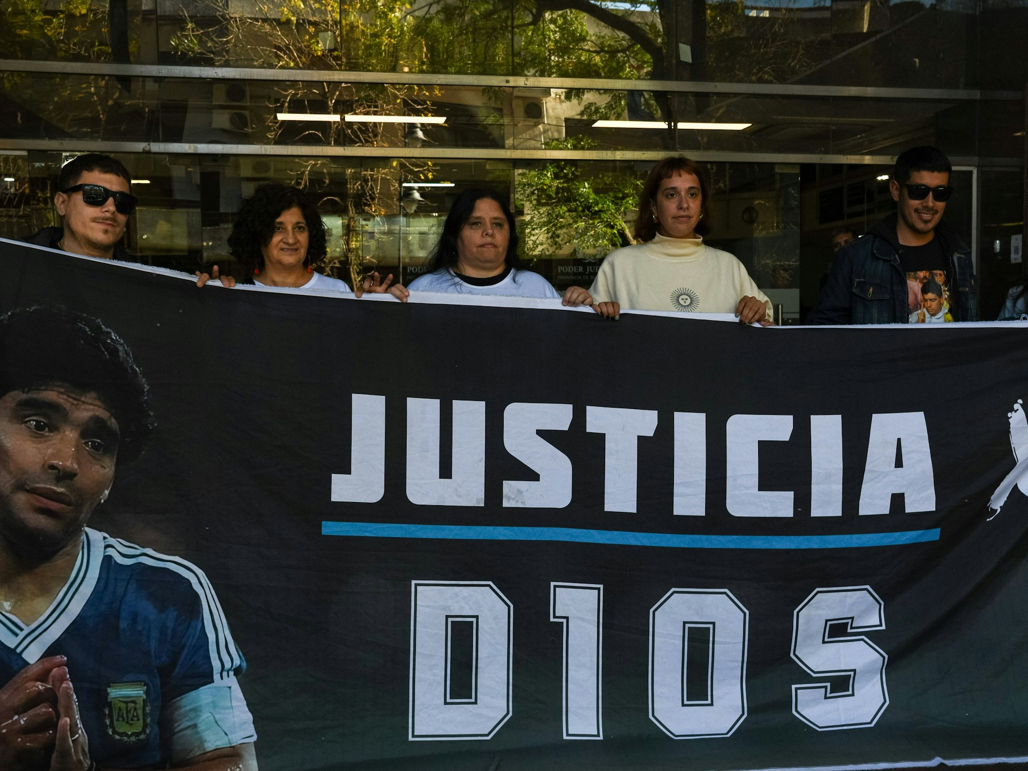 Tochter Gianinna Maradona sagt im Prozess zum Tod ihres Vater aus.