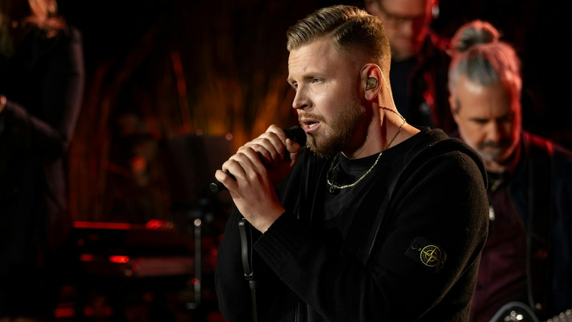Rapper FiNCH überraschte mit einem Rant gegen die Musikindustrie. (Bild: RTL / Markus Hertrich)